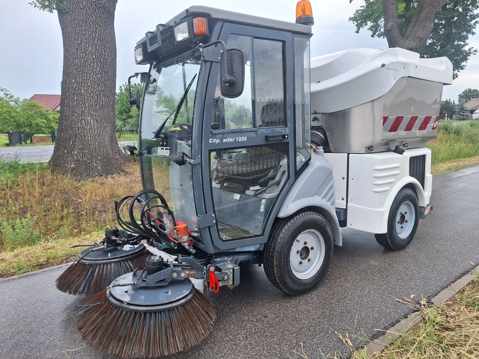 Zamiatarka Hako CITYMASTER 1200 / 1250 ( Citytrac 4200 )