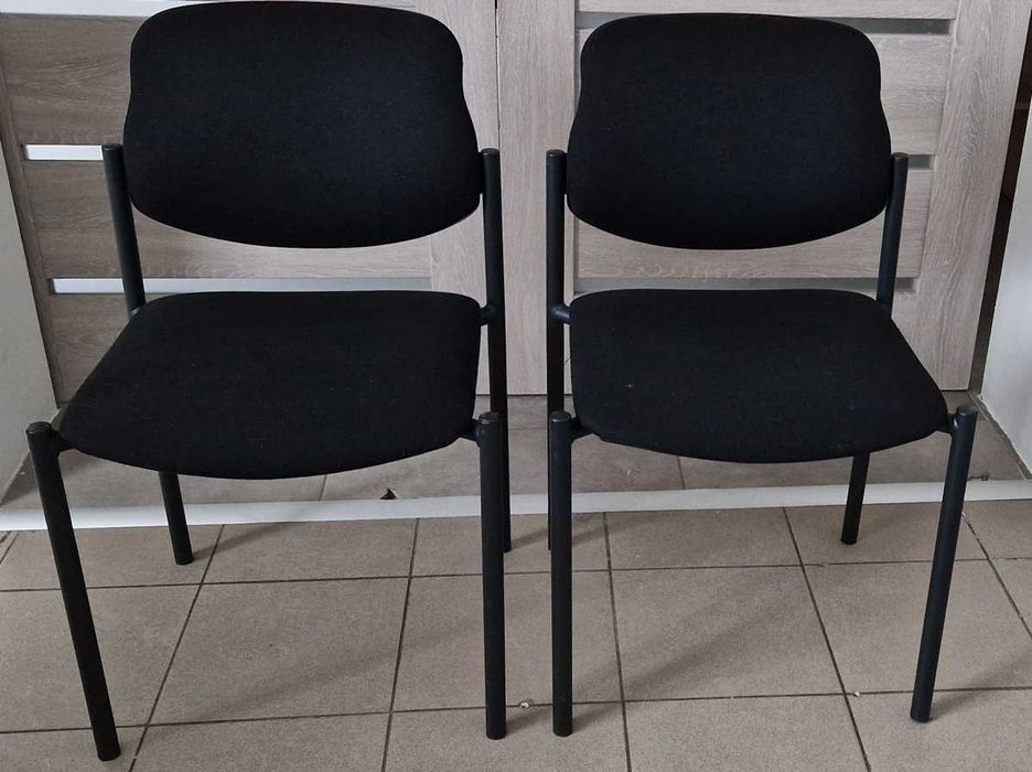 Dwa krzesła sztaplowane "STYL" w kolorze czarnym Nowy Styl