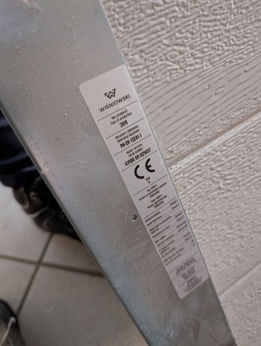 Brama garażowa segmentowa Wiśniowski 2500x2100 Złoty dąb