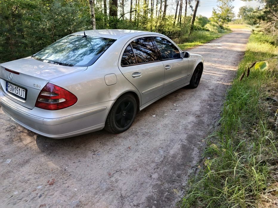 Sprzedam Mercedesa E270