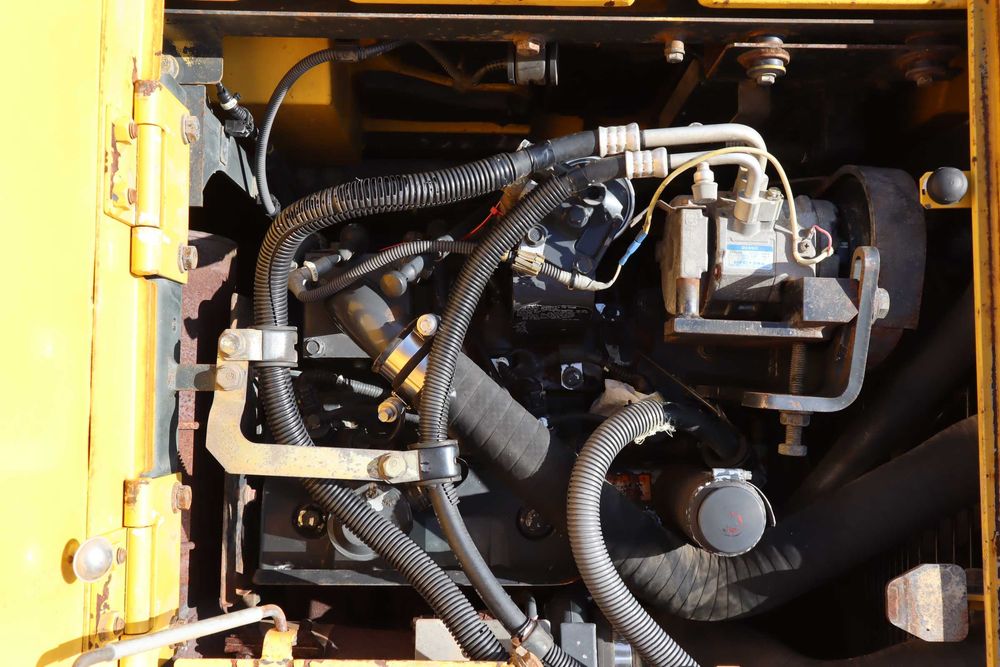 2007 Komatsu PC138US-8 Escavadora Giratória de Rastos