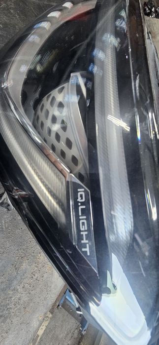 Farol para VW ID.5 (E39) usado em bom estado.