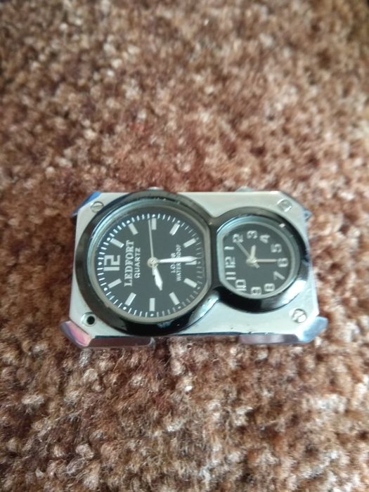 Два в одному годиники кварцеві.