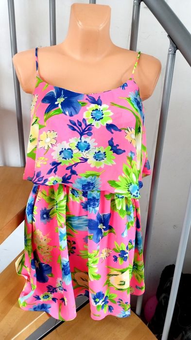 Sukienka na ramiączkach letnia neonowy róż kwiaty falbana Missguided