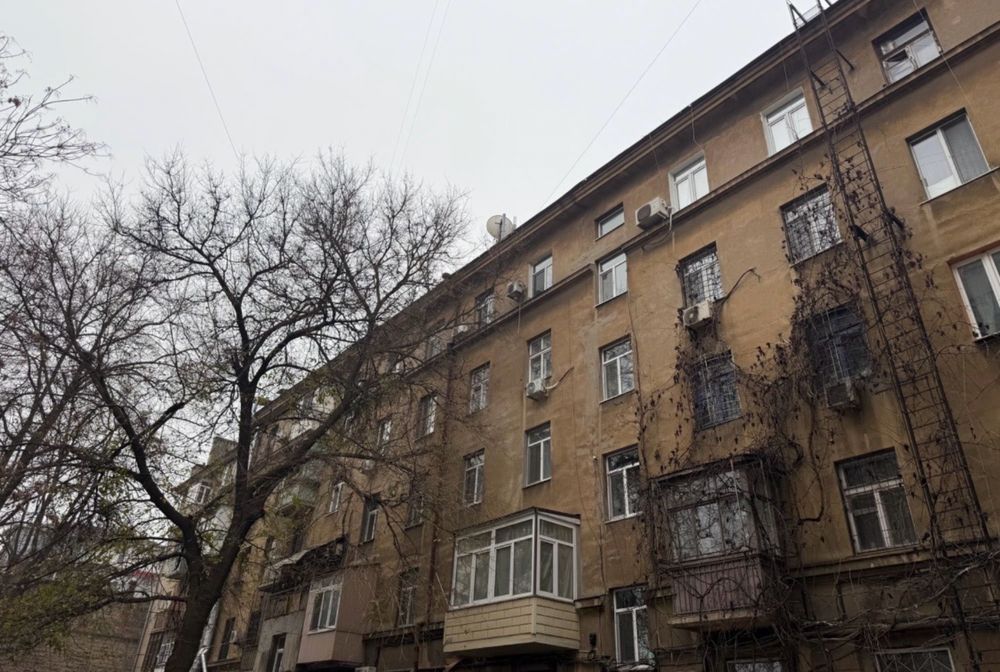 Сталінка в центрі на вул. Базарній. Центр, Привоз, море-все поруч