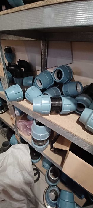 Сантехника,радиаторы,трубы для отопления,канализация,задвижки