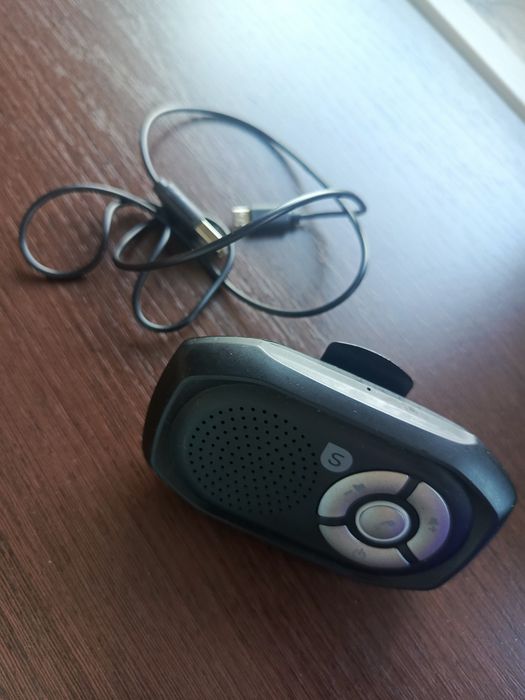 Zestaw głośnomówiący do samochodu bluetooth
