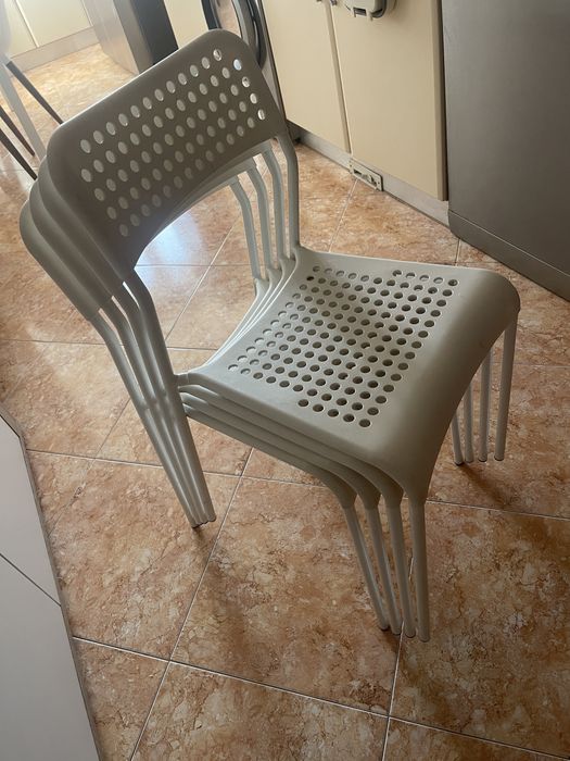 Conjunto pratico Banco corrido Ikea e cadeiras