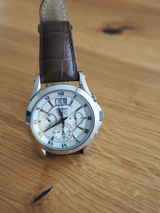 Zegarek Seiko Premier Chronograph (na pasku, z dołączoną bransoletą)