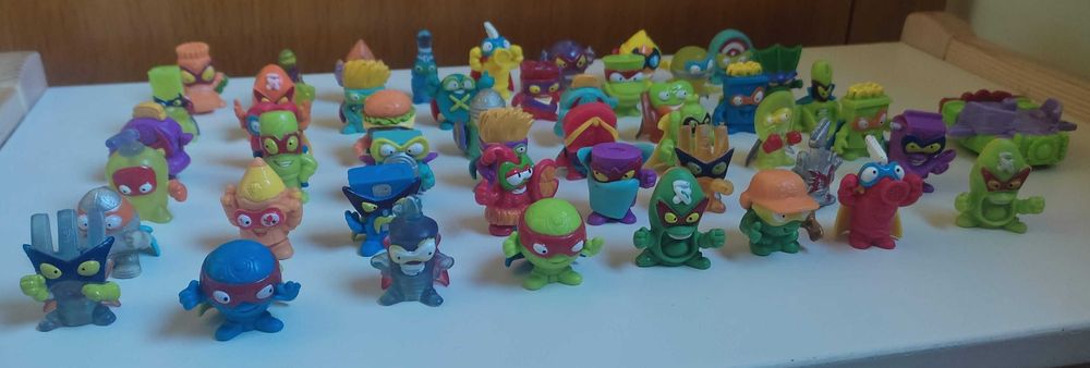 Lote de 48 superthings/superzings + carro