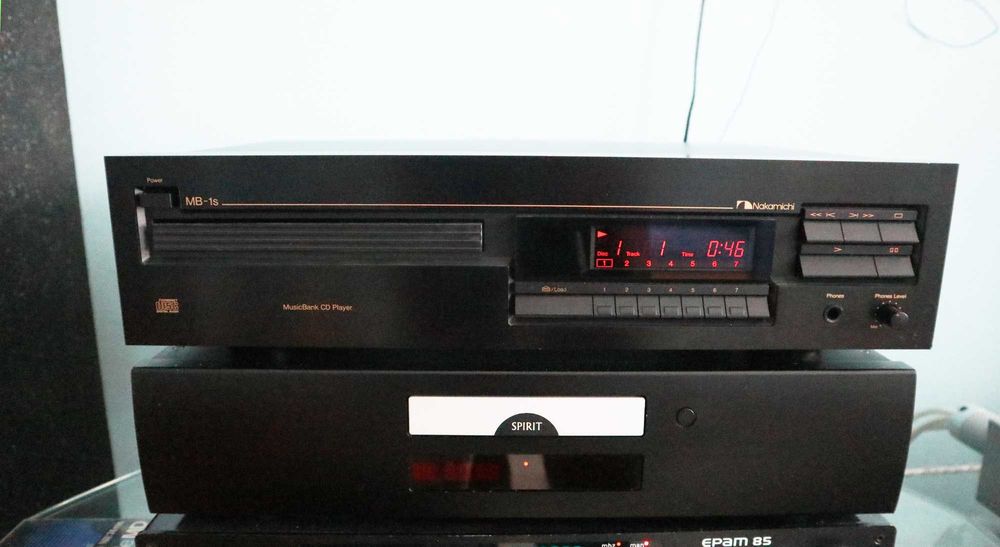 Cd проигрыватель  NAKAMICHI MB-1S Chip 2 x PCM1700P звук 20 бит