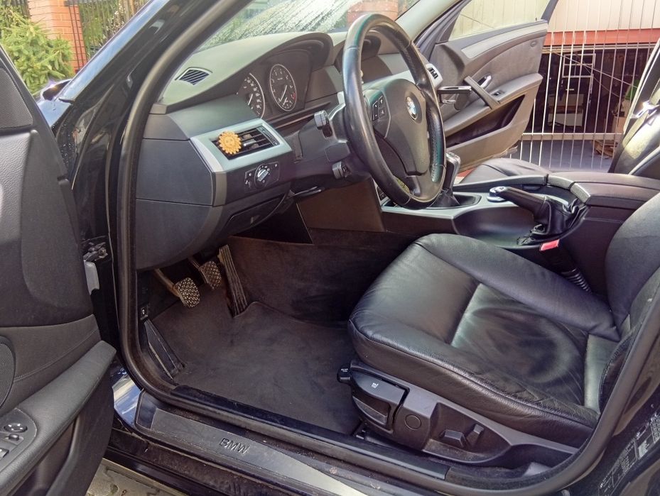 BMW  E60 seria 5 523i