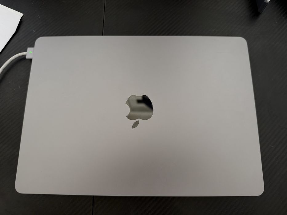 Apple MacBook Air 13,6 M2 8-core CPU + 10-core GPU / 16GB RAM / 1TB SSD