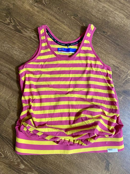 Adidas топ для майбутньоі мами