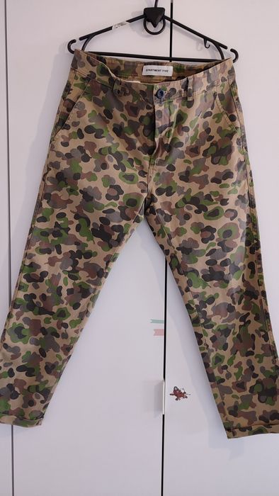 Штани чоловічі кольору мілітарі