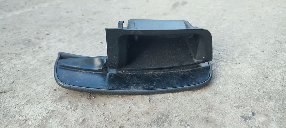 Продам пепельницу на renault laguna 2