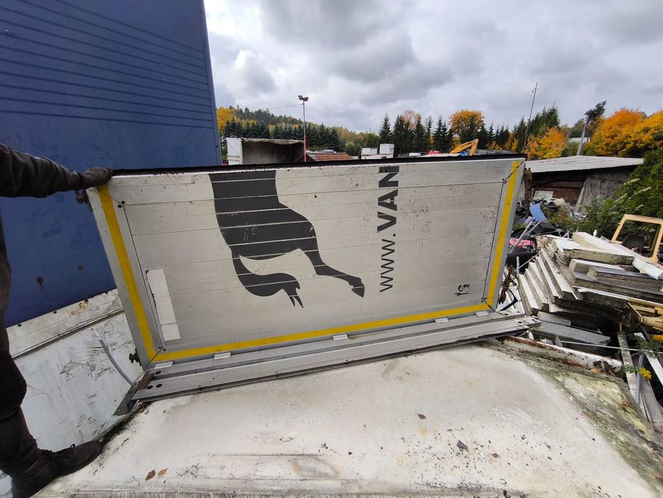 Drzwi, słupki schmitz naczepa firanka