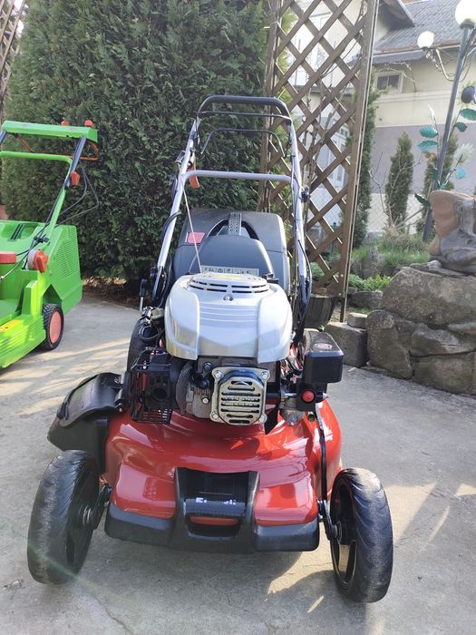 Газонокосарки косарки бензонові самохідні