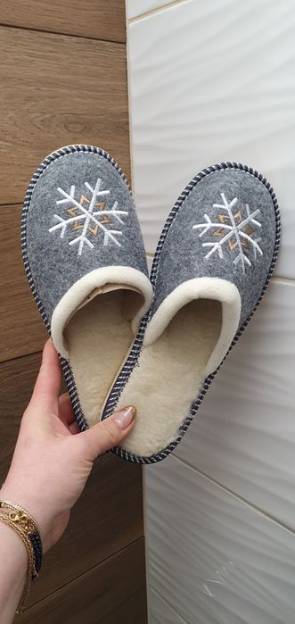 Pantofle laczki kapcie klapki 40 filcowe ocieplane zimowe 39,41