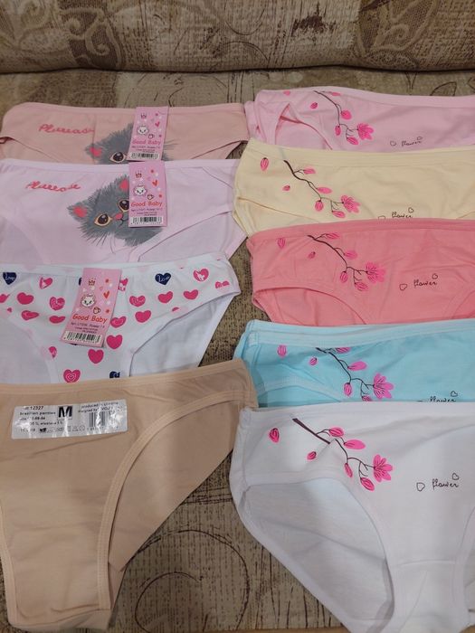 Білизна на дівчинку