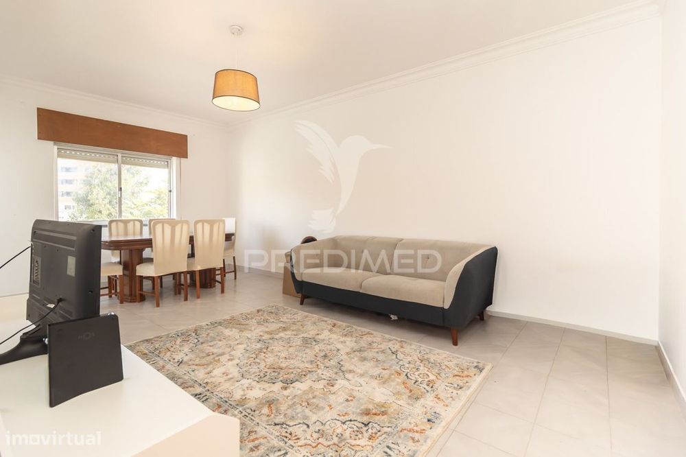 Apartamento T2 com 2 Marquises ,4 Caminhos em Setúbal.