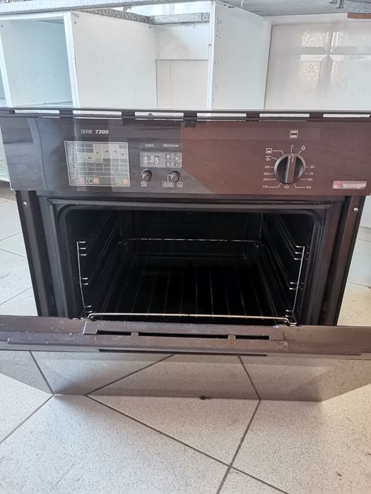Forno elétrico preto
