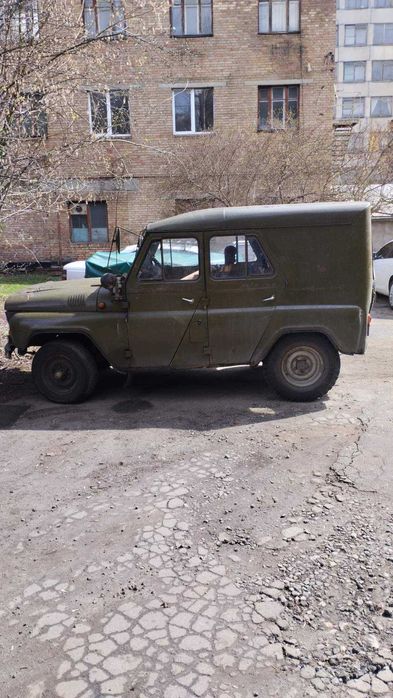 Продаю автомобіль УАЗ 469