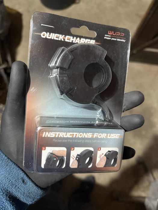 Suporte carregamento para motas