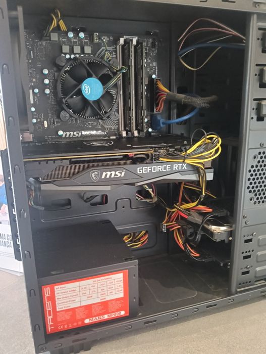 Vendo desktop sem GPU e Ram