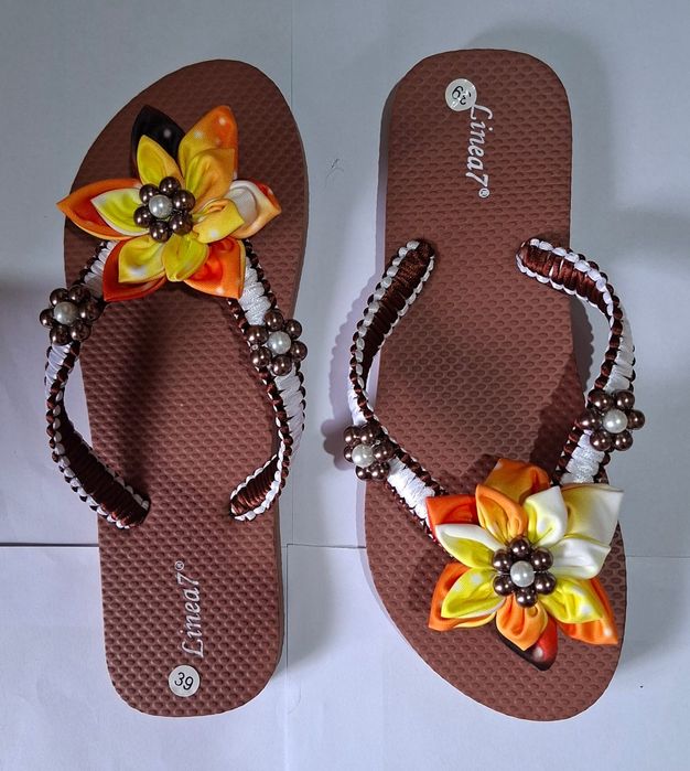 Chinelos de mulher decorados e personalizados