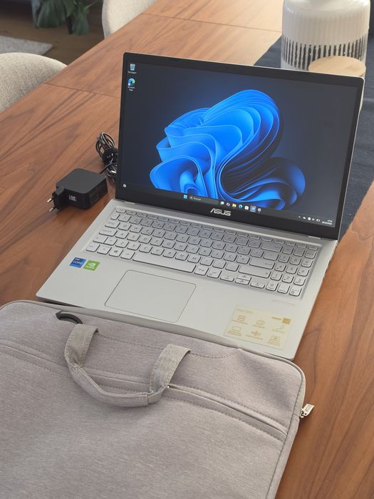 Asus VivoBook i7 MX330, HP EliteBook i7 x360 G8 1030 c/NOVO. Troca/Retoma. Carregador original.