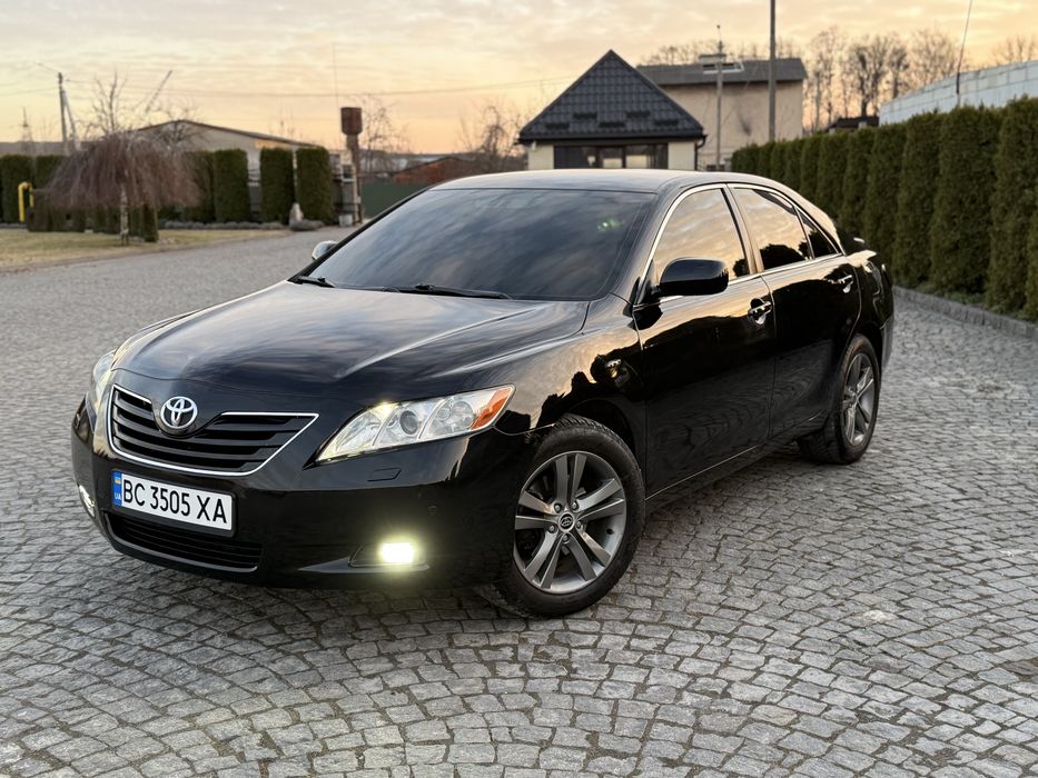 Тойота камрі 3.5 бензин 2008