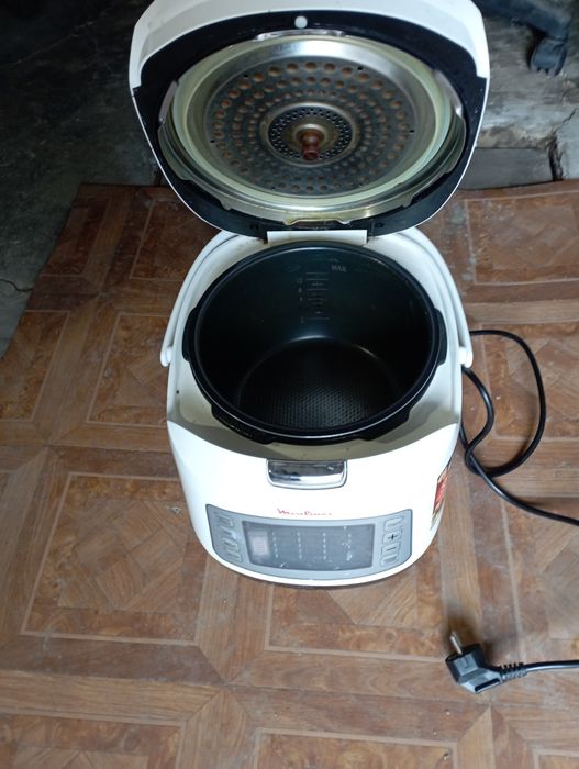 Продам мульіварку під відновлення або на запчастини