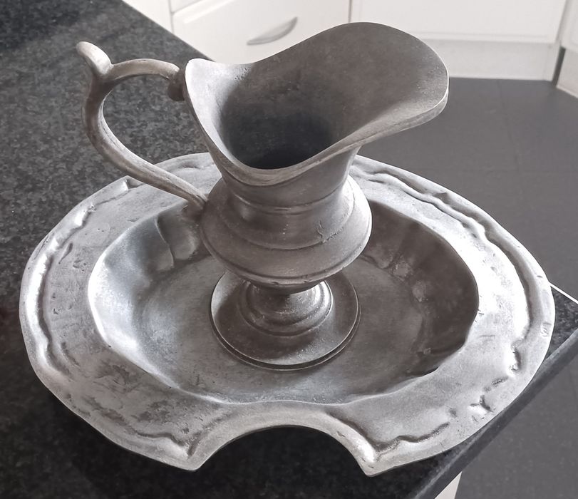 Bacia de Barbeiro e Gomil