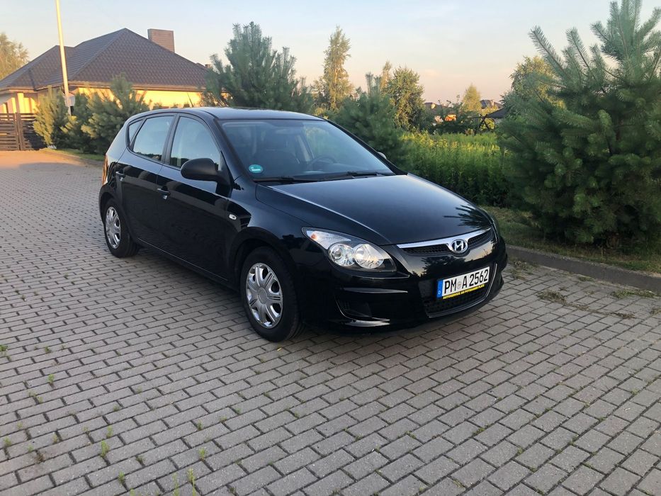Hyundai I30 Hyundai i30 1.4 benzyna 2009 r czarna Perła Klima El. Szyby AUX USB