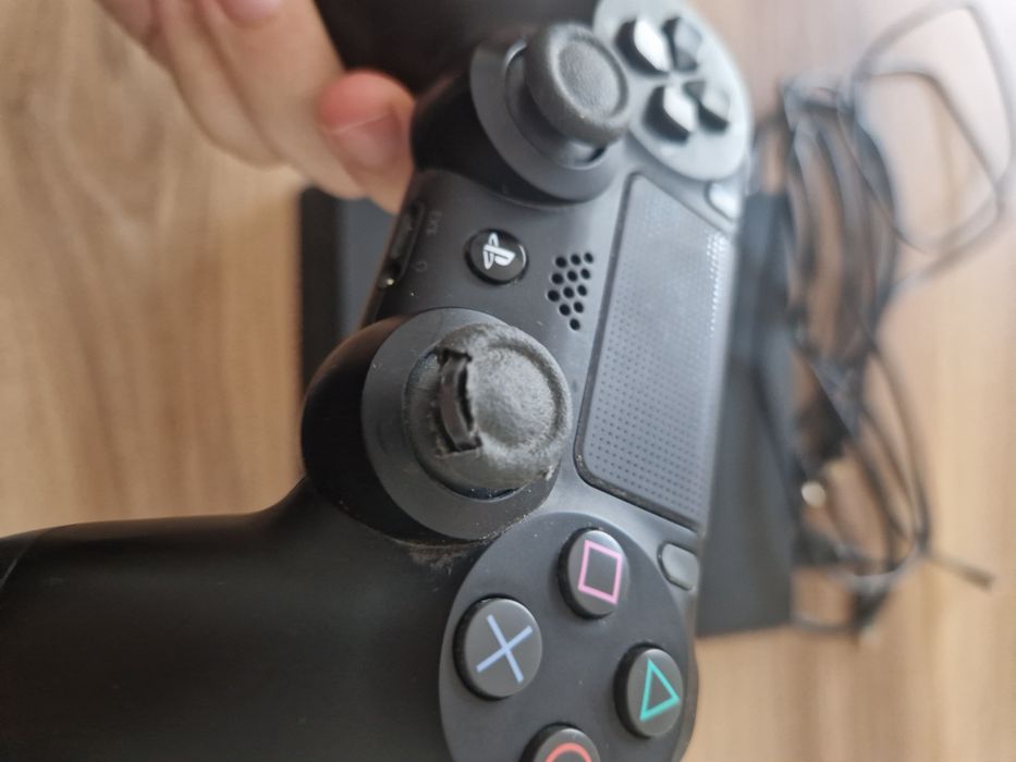 Ps4 slim 1tb com cabos e comando