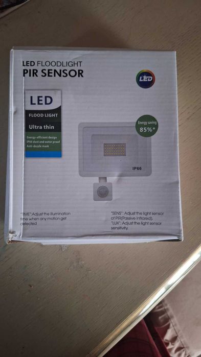 Світлодіодний прожектор Outdoor LED Floodlight Motion Sensor