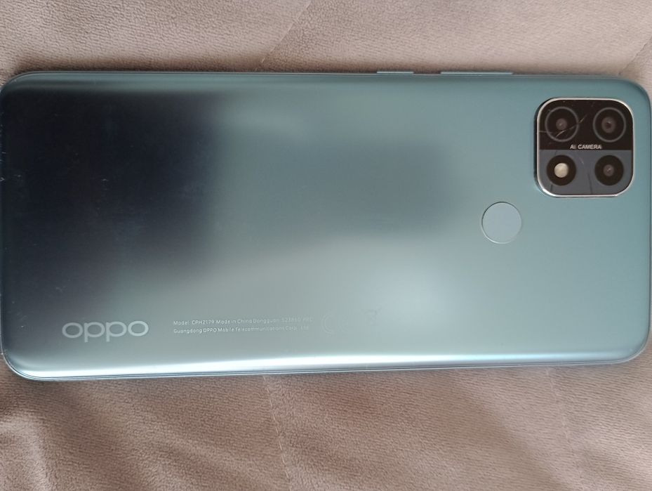 Smartfon /  Oppo a15s 4/64 GB  sprawny jedyna wada