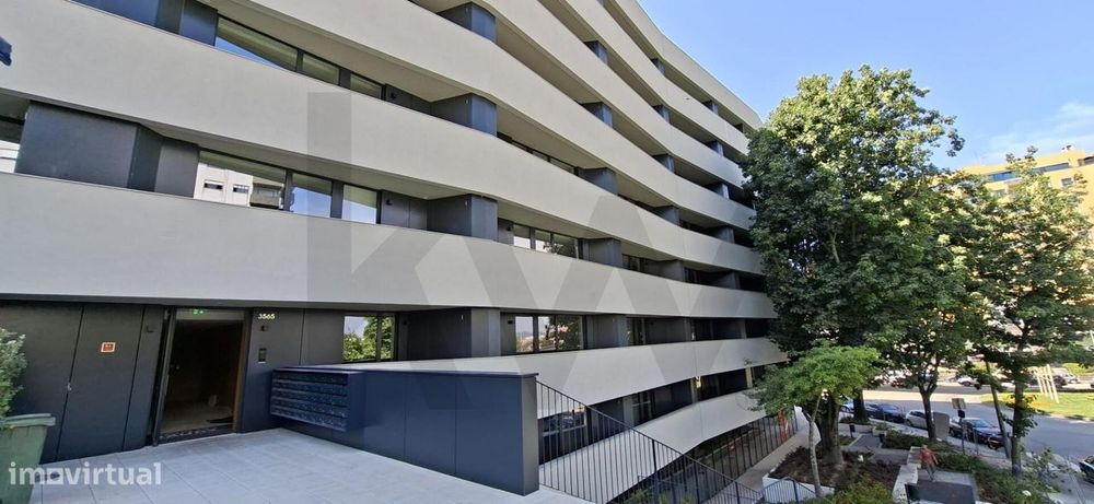 Arrendamento - T2 novo com terraço em Paranhos, Porto
