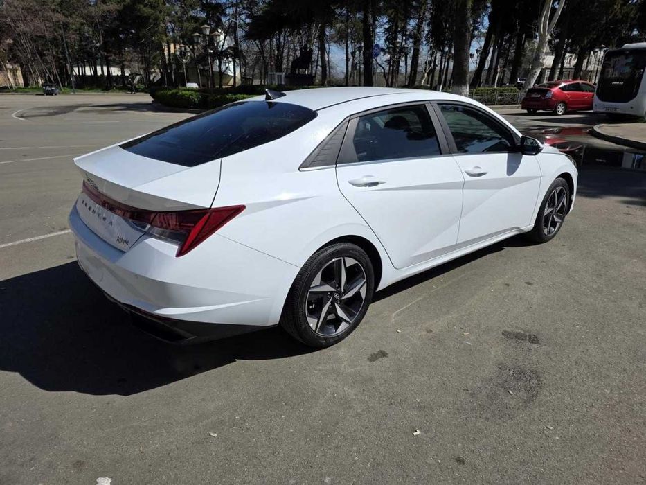 Hyundai Elantra 2022 Hybrid