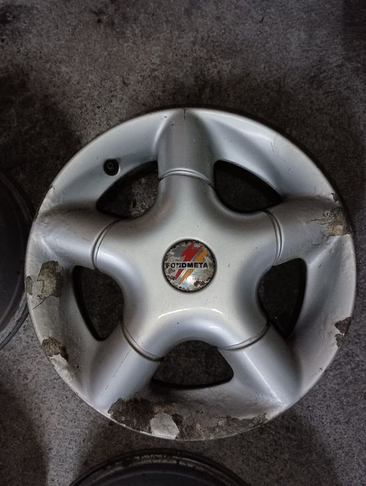 Vários jogos de jantes usadas