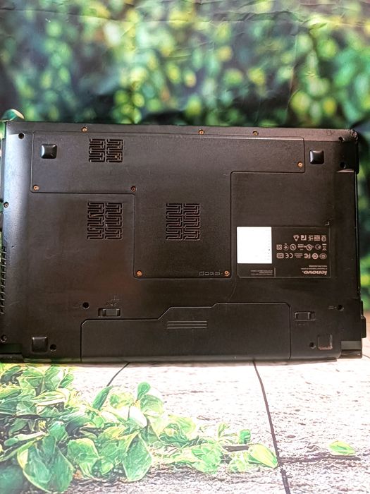 Ноутбук Lenovo b570e в робочому стані