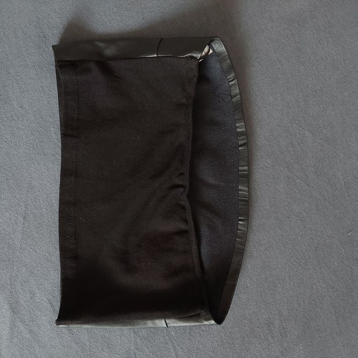 Crop top ekoskóra Stradivarius M