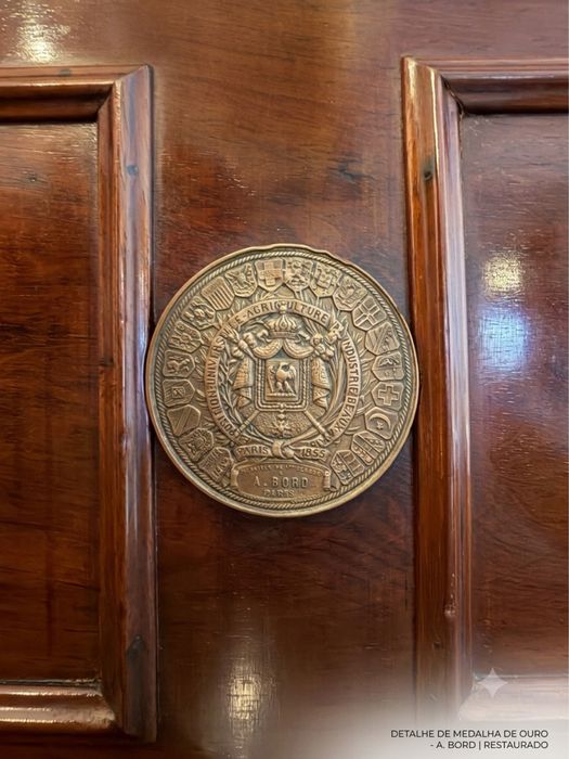 Piano Vertical A. Bord Paris (Século XIX)