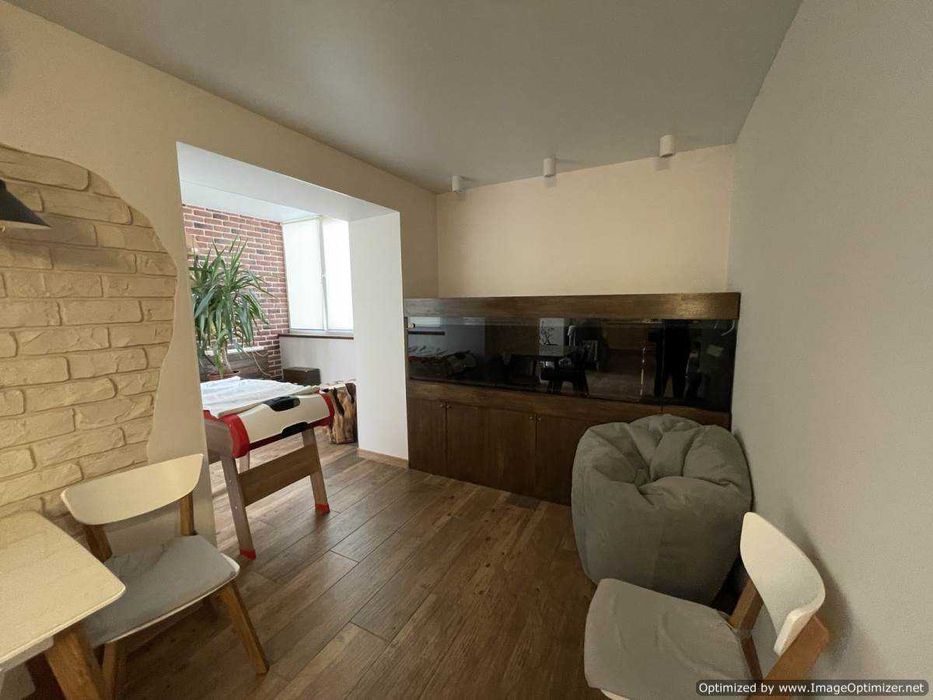 Продаю четырехкомнатную квартиру в Новострое на 12 Продольной д1