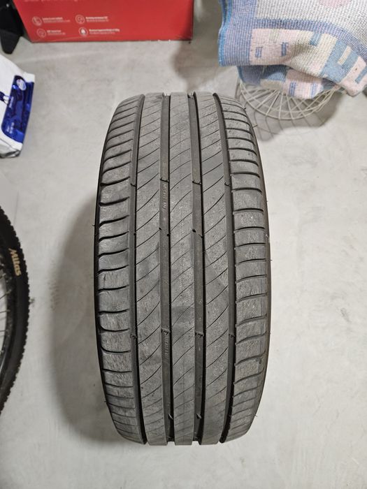 Pneu Michelin Primacy 4+ 215/50 R17 95W XL  FP