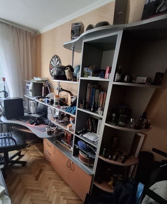 Стильний меблевий комплект для підлітка + містка шафа-купе