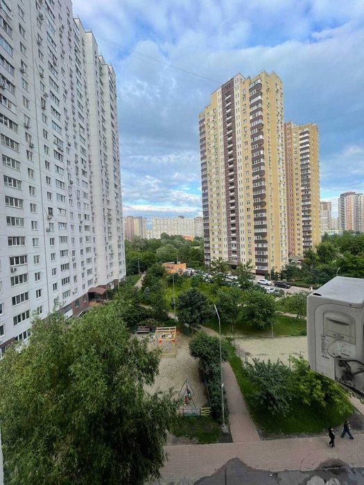 Продаж 3 кімн. квартири Урлівська вулиця, 38-А