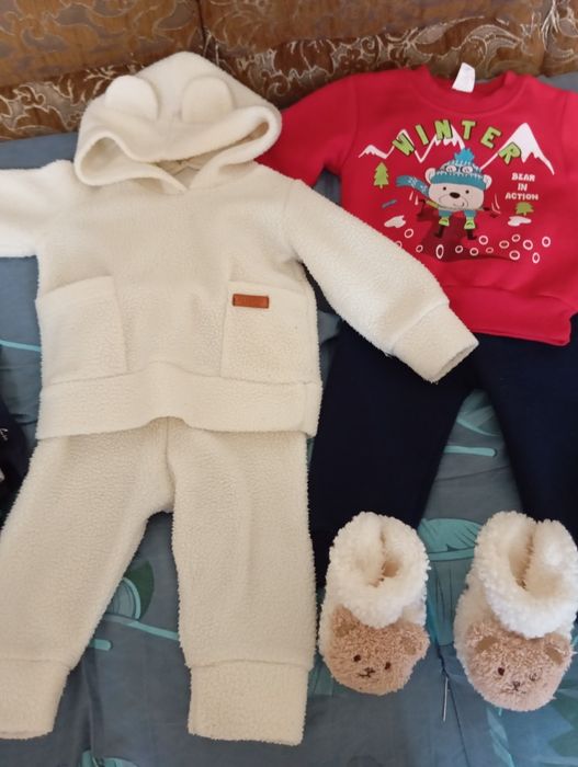 Лот теплих речей за 300 грн .