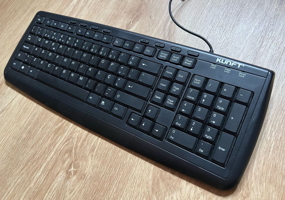 Teclado Kunft Qwerty USB preto